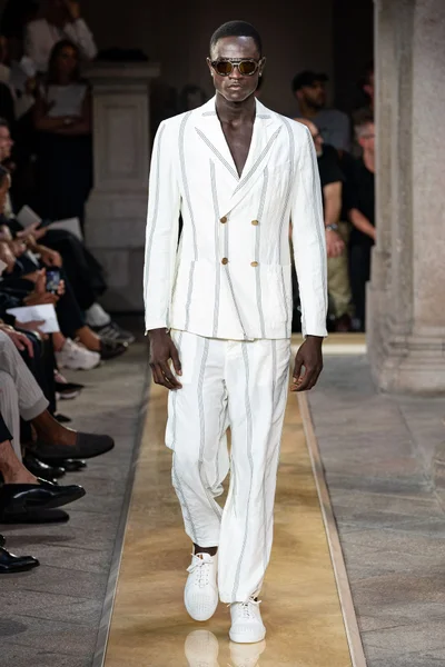 Look 63